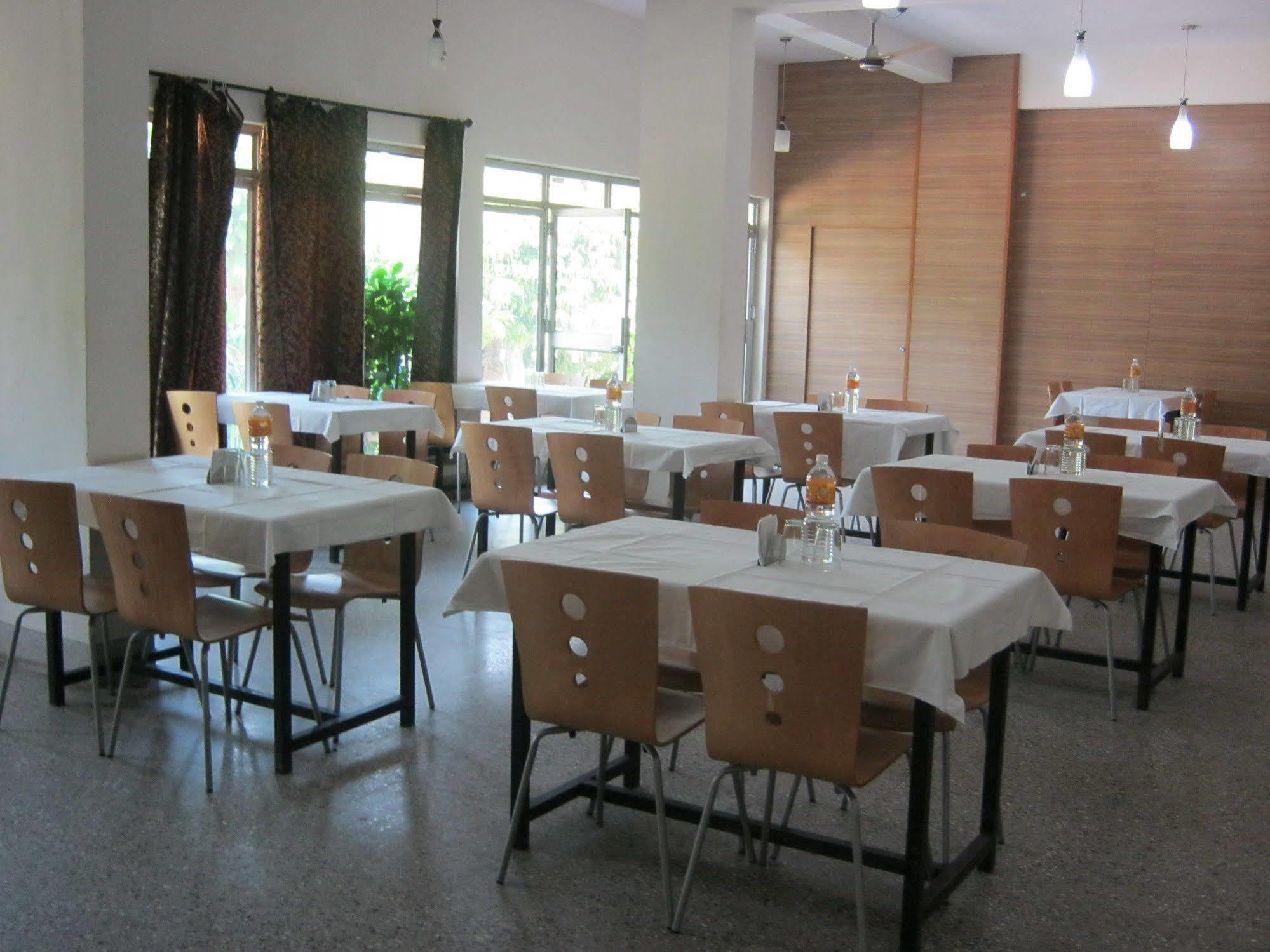 Kstdc Hotel Mayura Kauvery Krs Hosa Kannambādi Extérieur photo